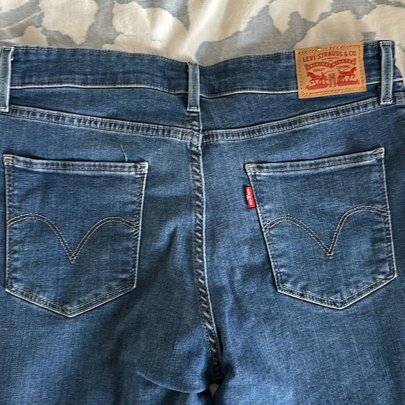Women’s Levi’s - Picture 3 of 4